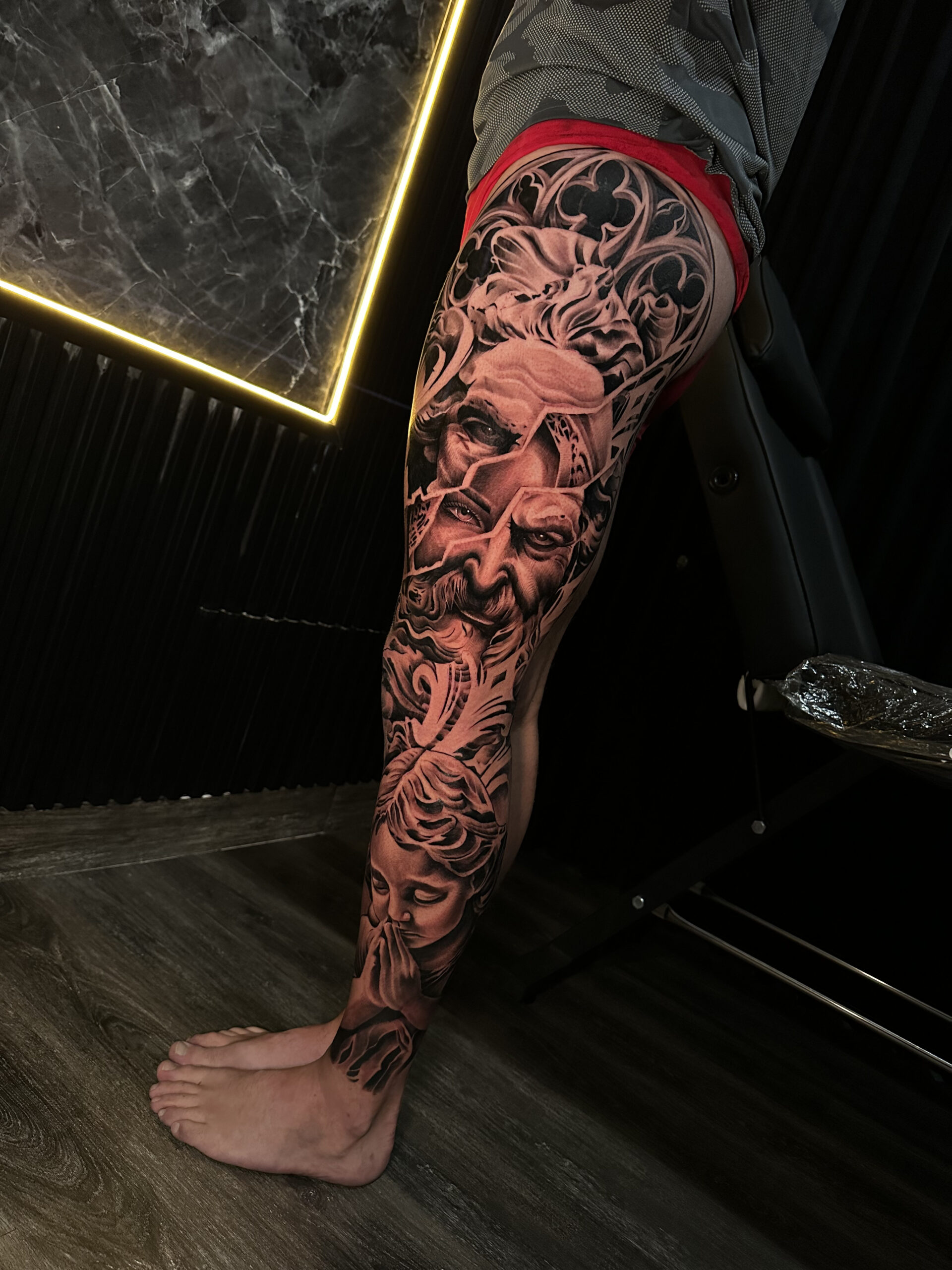 Greek Theme Full Leg Zeus